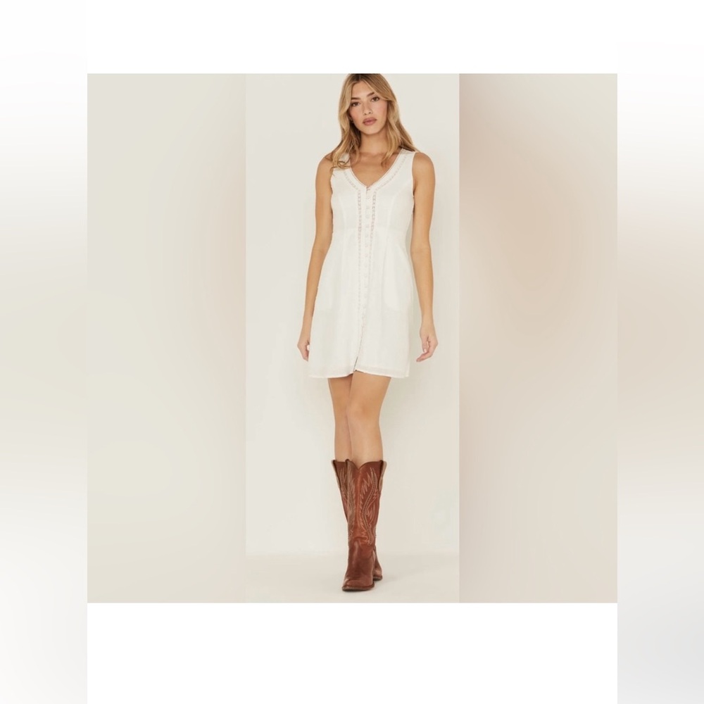 NWOT**** Idyllwind White Sleeveless Dress - Picture 4 of 4